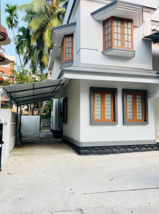 Home In Guruvayur-3 Bedroom Zewnętrze zdjęcie