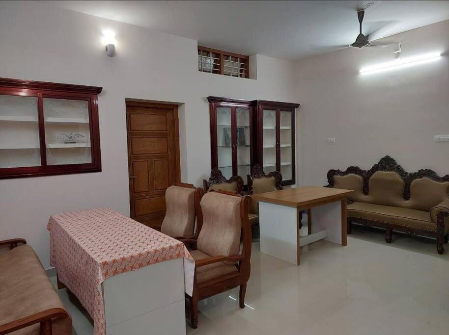 Home In Guruvayur-3 Bedroom Zewnętrze zdjęcie