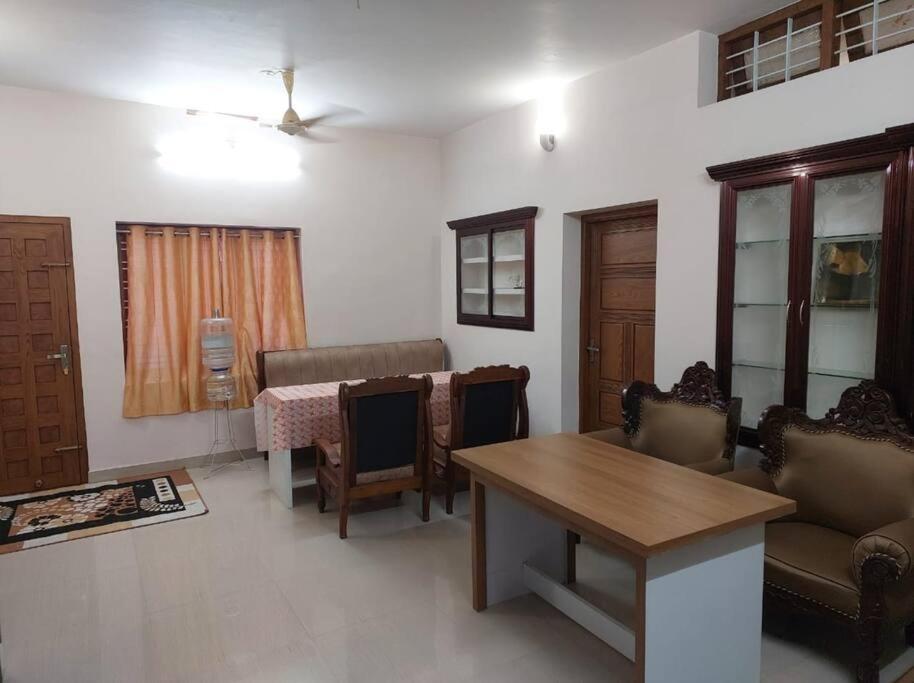 Home In Guruvayur-3 Bedroom Zewnętrze zdjęcie