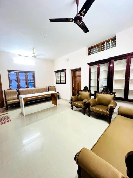 Home In Guruvayur-3 Bedroom Zewnętrze zdjęcie